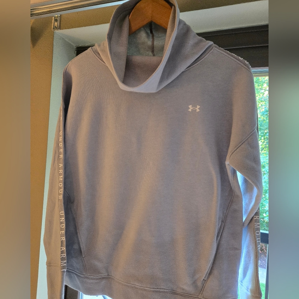 Under Armour Women's Sweatshirt